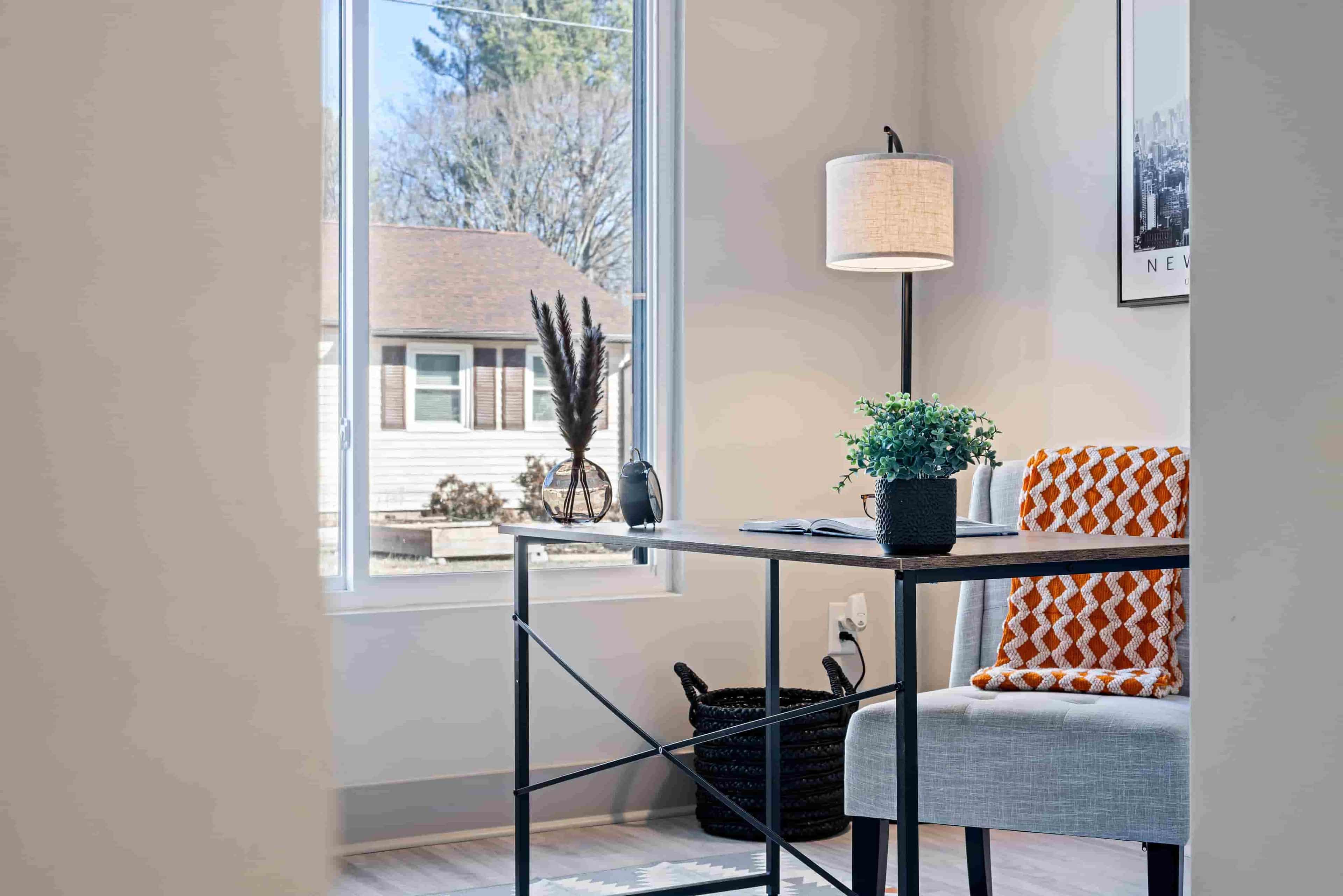 Setting Up Your Home Office: The Essential Guide to Your Fitted Home Office